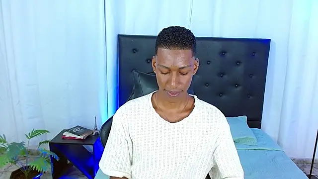 maiki18_ Chat XXX in diretta