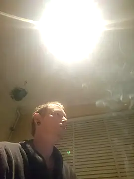 piercingpik Chat XXX in diretta