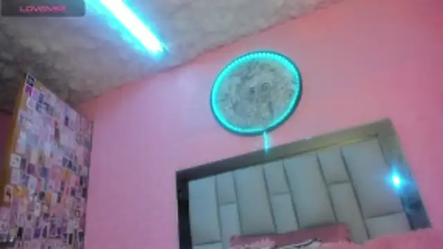 Nicole_Rosales' Live XXX Chat