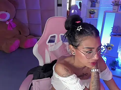 KarlaSlutSkinny__ – Naživo XXX chat