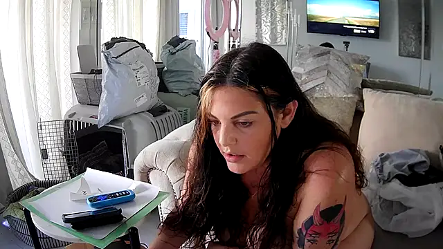 Pokazy przed kamerką – AlexisKayx