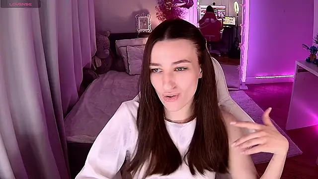 Chat +18 de Vivian_Wee ao vivo