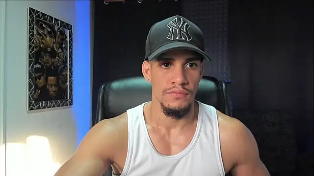 jhonnysnow17 Adlı Modelin Canlı XXX Sohbeti