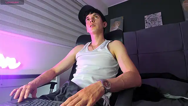 Jheampiiero Adlı Modelin Canlı XXX Sohbeti