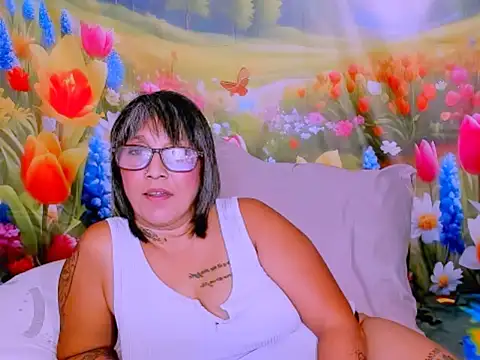 indianroxy's Live XXX Chat