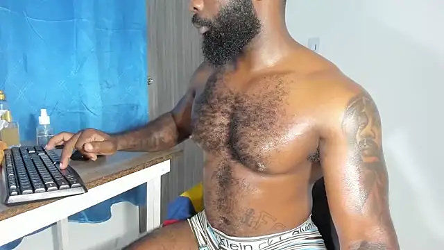 Freedom_24: διαδικτυακό σόου στην κάμερα