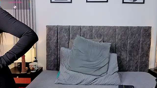 XXX chat uživo modela Ema_Stone65