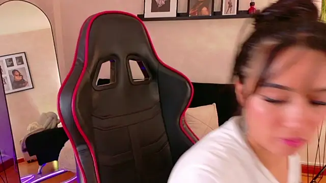 EmmyEvans1 라이브 XXX 채팅