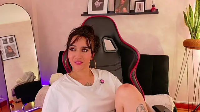 EmmyEvans1: онлайн-секс-чат