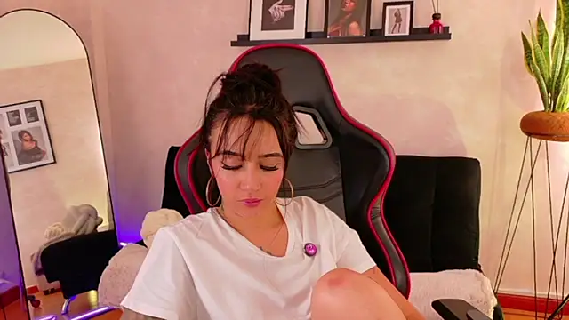 EmmyEvans1 Live XXX-Chat