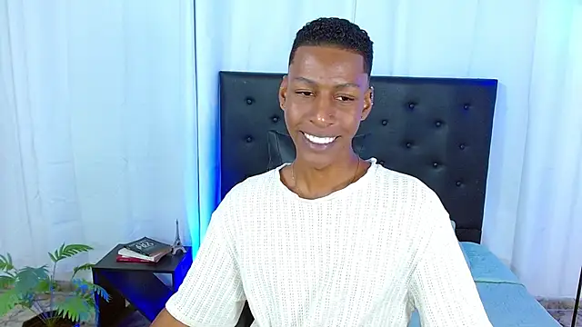 maiki18_'s Live XXX Chat