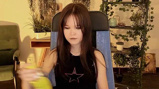 Elainebeness' Live XXX Chat