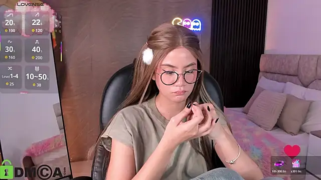 Arinextdoor élő XXX-chatje