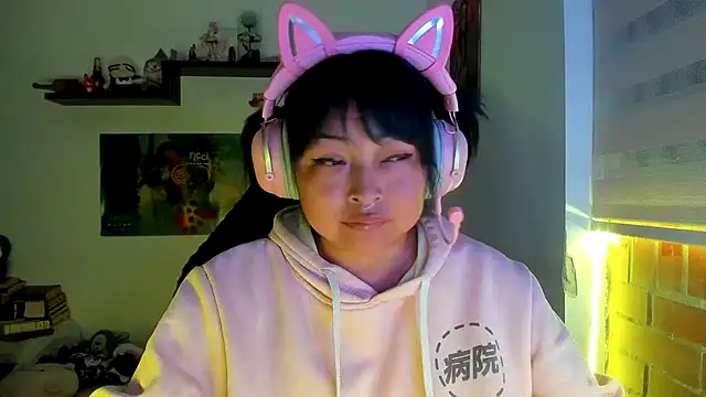 Shaddycute_: онлайн-секс-чат