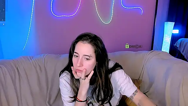 khloebeauty Adlı Modelin Canlı XXX Sohbeti