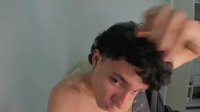 enzo_sloran live XXX chat