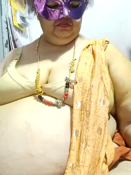 tamilthanushri élő XXX-chatje