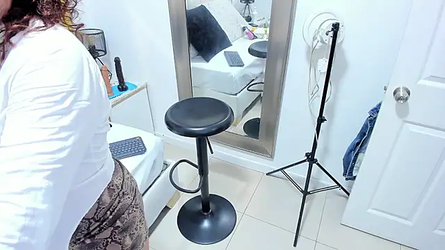 Luna_Naughty1 现场XXX聊天