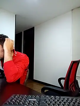 Esmeralda333 现场XXX聊天