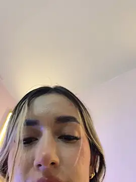 Chat +18 de alison_collins ao vivo