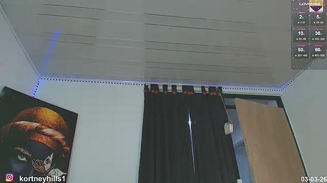 sexykortney Adlı Modelin Canlı XXX Sohbeti