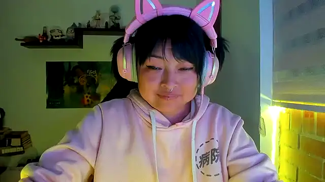 Shaddycute_のライブXXXチャット