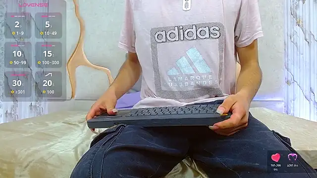 Axel_tay's Webcam Show