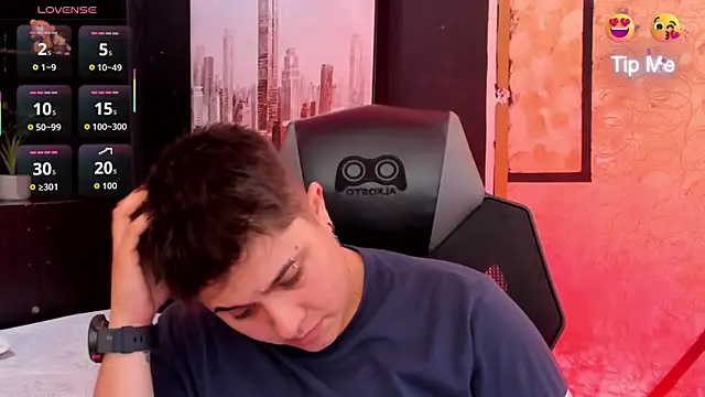 IanGilbert Adlı Modelin Canlı XXX Sohbeti