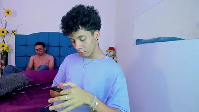 Lovers_Spicy Adlı Modelin Canlı XXX Sohbeti