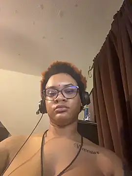 nickytheehawtie Chat XXX in diretta