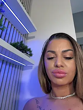 Chat +18 de KirstieVegas ao vivo