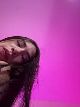 Im_Valentina: διαδικτυακό σόου στην κάμερα