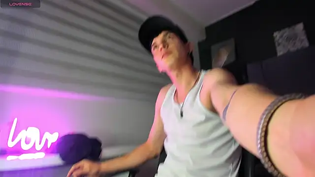 Jheampiiero: онлайн-секс-чат