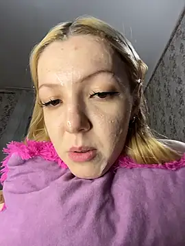 AlexandraXKitty Chat XXX in diretta