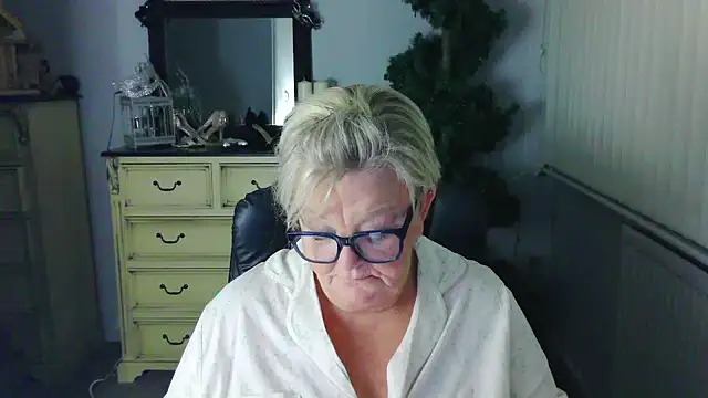 BridgetBlueEyes Chat XXX in diretta