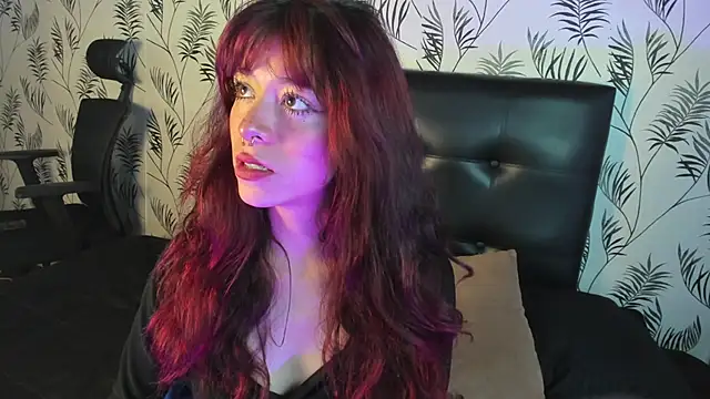 XXX chat uživo modela SuzzyyM