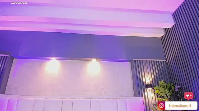 HelenaRoos' Live XXX Chat