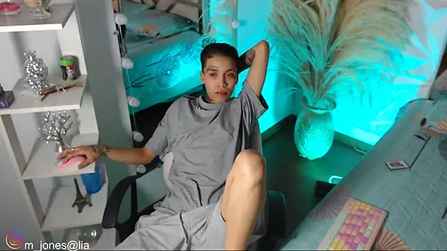 XXX chat uživo modela Jonesliam23