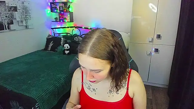 CrazyBitchInLace's Webcam Show