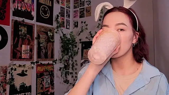 OdetteBiddy's Live XXX Chat