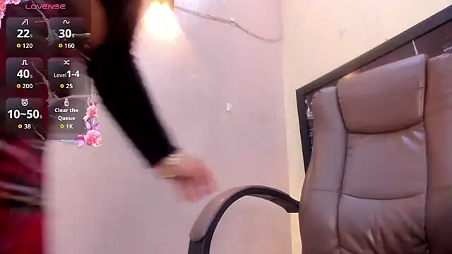 XXX chat uživo modela tiiny_emilly