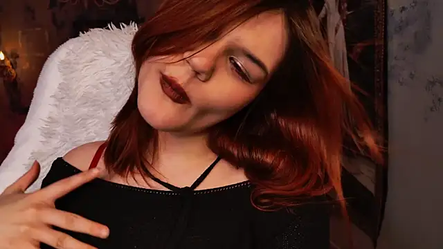 EllieFoxy 即時 XXX 聊天