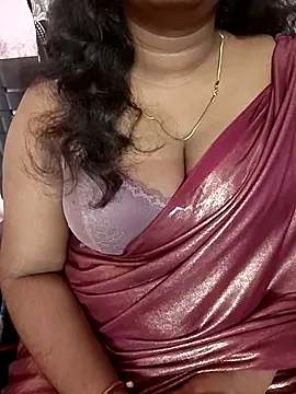 Pertunjukan Kamera Web Sravani_