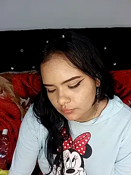 Emily_Rouse23 即時 XXX 聊天