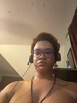 Chat +18 de nickytheehawtie ao vivo