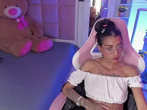 KarlaSlutSkinny__ Live XXX-chat