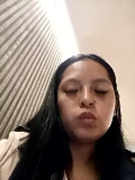 LunaHot_777 Chat XXX in diretta