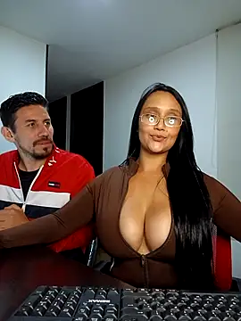 Chat +18 de Esmeralda333 ao vivo