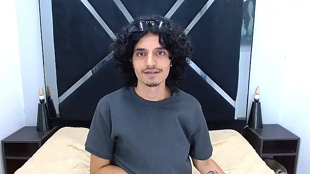 SamiSaturno webkamerás műsora