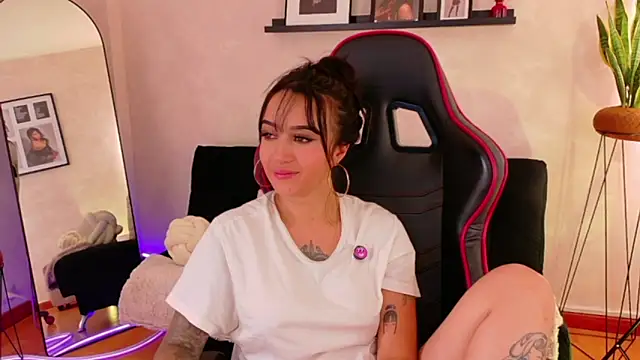 Živý XXX chat EmmyEvans1